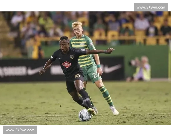 高清足球赛事直播APP下载指南畅享全球赛场精彩即时比分数据分析权威解说 - 副本 (14) - 副本